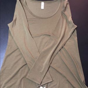 LuLaRoe Lynnae Shirt